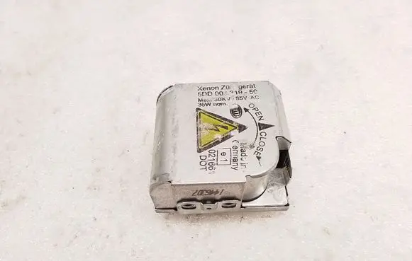 BMW X5 E53 Headlight ballast module Xenon 5DD00831950