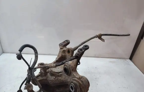 Rear wheel hub