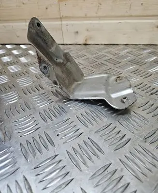 Volkswagen Golf Plus Fender mounting bracket 5M0821135