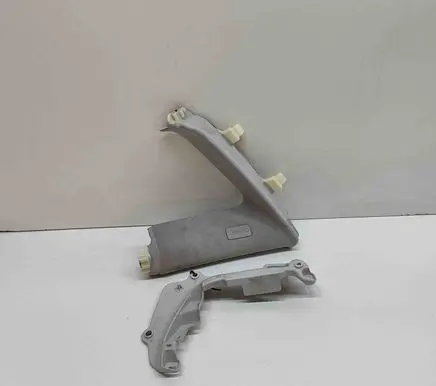Maserati Levante (C) pillar trim 670062196 6700621960