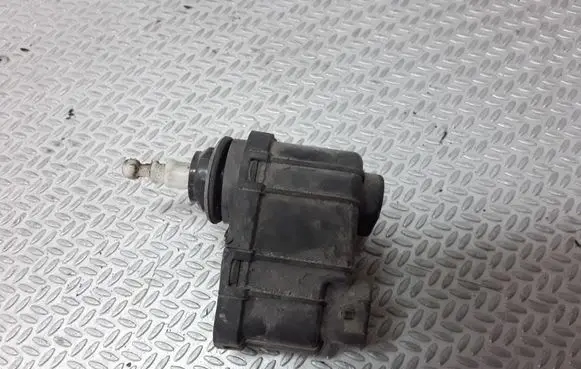 Headlight level adjustment motor