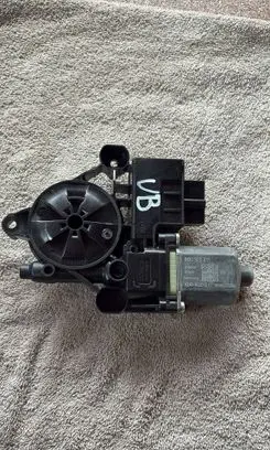 Volkswagen Golf Sportsvan Rear door window regulator motor 5Q0959811