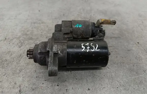 Volkswagen Golf Plus Starter motor 0001121408