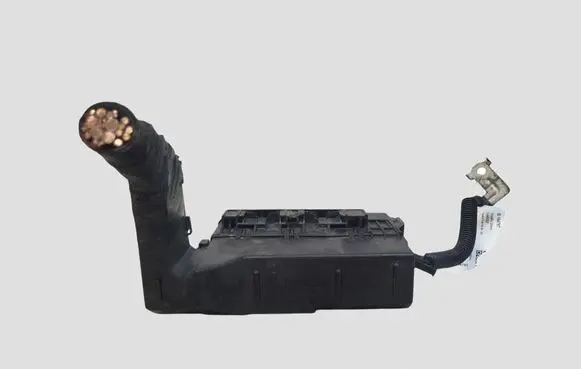 Nissan X-Trail T30 Fuse module 72545078 71543266 24382