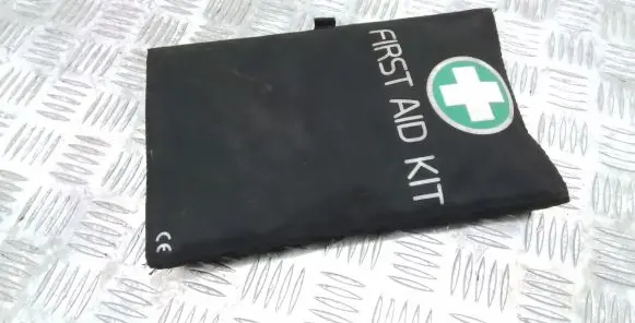 Volvo S40 First aid kit 