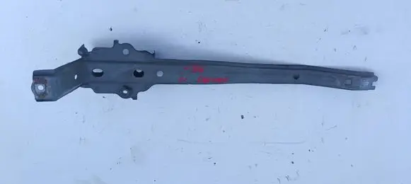Toyota Auris E180 Fender mounting bracket