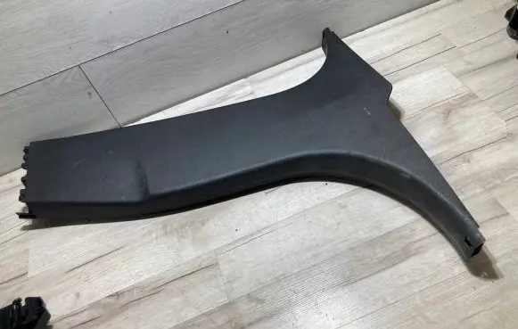 BMW X2 F39 (B) pillar trim (bottom) 7332818