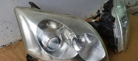 Toyota Avensis T250 Headlight/headlamp