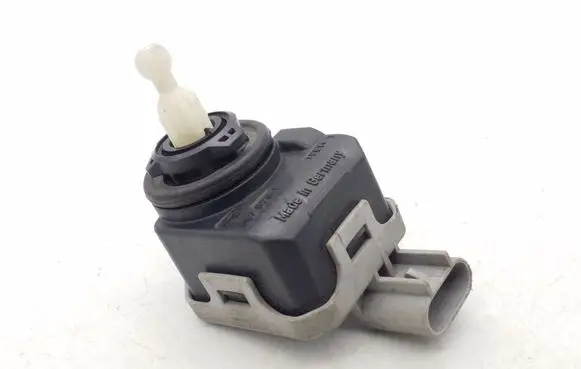 Headlight level adjustment motor