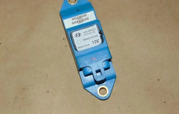 Hyundai Getz Airbag deployment crash/impact sensor 959201C100