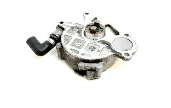 Skoda Octavia Mk2 (1Z) Vacuum pump 03L145100F