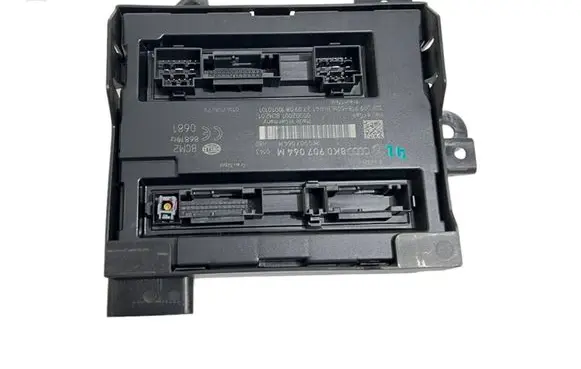 Audi A4 S4 B8 8K Comfort/convenience module 8K0907064M 5DK00991860 10010101