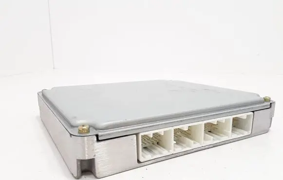 Toyota Avensis T250 Engine control unit/module 8966105690