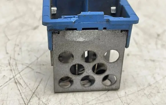 BMW 5 E34 Heater blower fan relay 