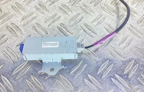 Lexus RC Aerial antenna amplifier 863C024010