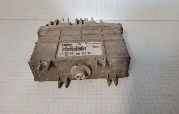 Volkswagen Golf IV Engine control unit/module 3A0907311