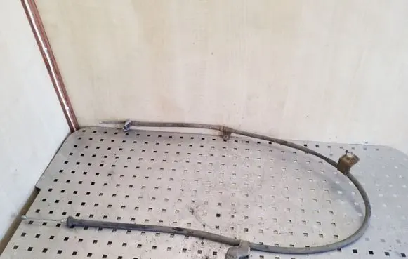 Handbrake/parking brake wiring cable