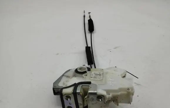Honda CR-V Front door lock