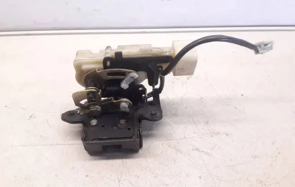 Mazda Premacy Tailgate/trunk/boot lock/catch/latch 010821