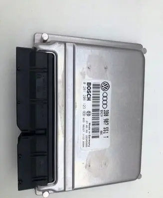 Volkswagen PASSAT B5 Engine control unit/module 3B0907551T