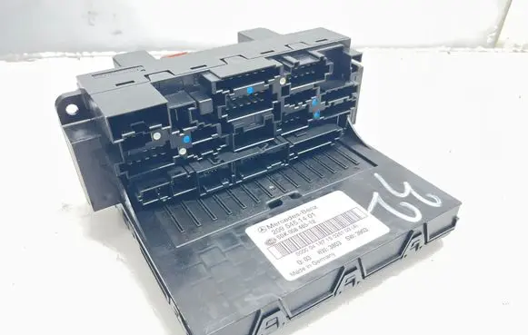Mercedes-Benz CLK A209 C209 Fuse box set 2095451401 5DK00848512