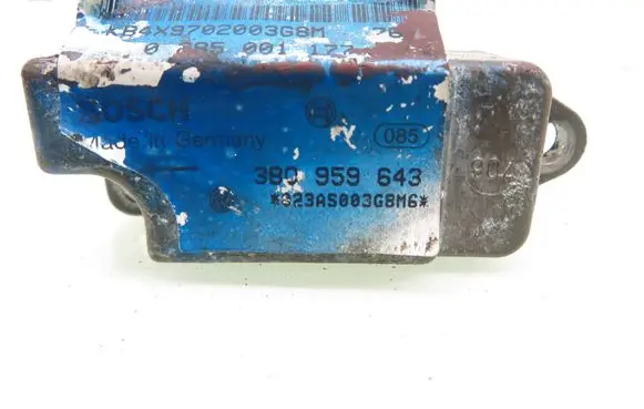 Volkswagen PASSAT B5 Airbag deployment crash/impact sensor 3B0959643 0285001177