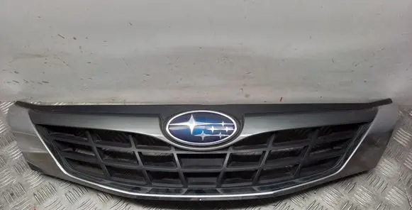 Subaru Impreza III Front bumper upper radiator grill