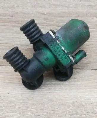 BMW 3 E36 Coolant heater control valve 8379921 1147412154