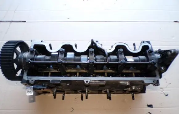 Opel Astra H Engine head 55193091
