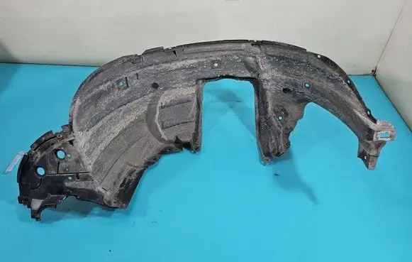 Front wheel arch liner splash guards