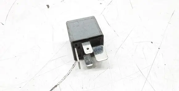 Audi A4 S4 B6 8E 8H Other relay 8D0951253