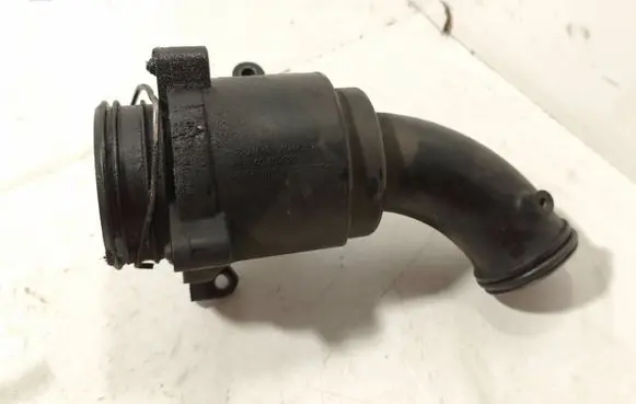 Mercedes-Benz E W211 Intake resonator A6421400687 4010202B