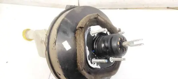 Peugeot 207 Brake booster 9682338380
