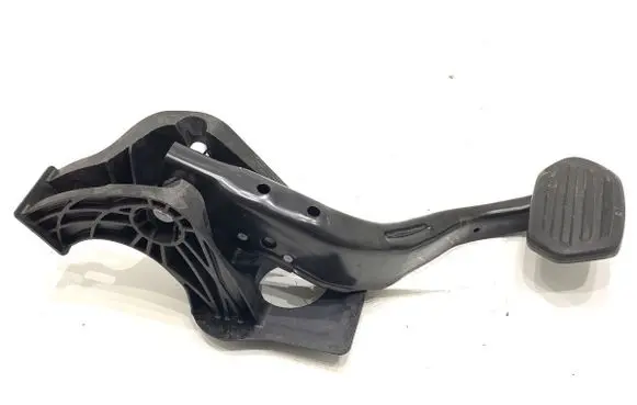 BMW 1 F70 Pedal assembly 6891135