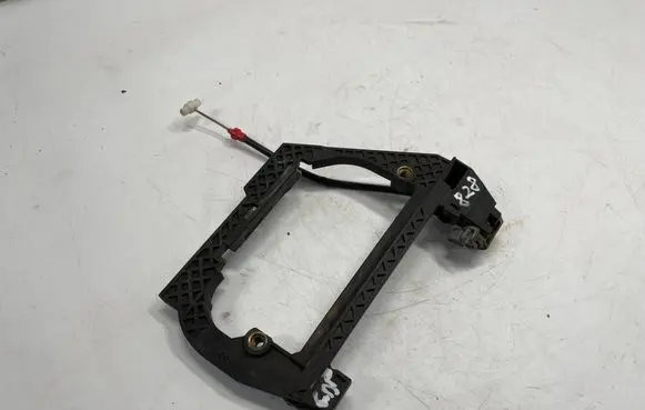 BMW 5 E39 Rear door exterior handle/bracket 8236646 51228236646