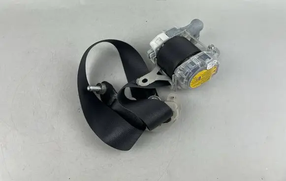 Subaru Outback (BS) Front seatbelt 7W8450P E8067165