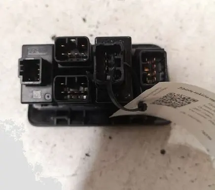 Hyundai Santa Fe Headlight level height control switch 60223C