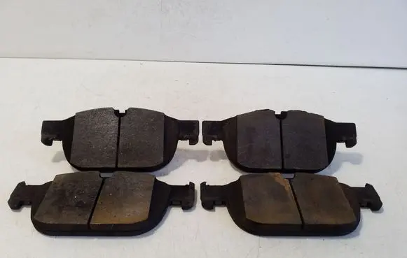 Volvo XC60 Brake pads (front) 32301359