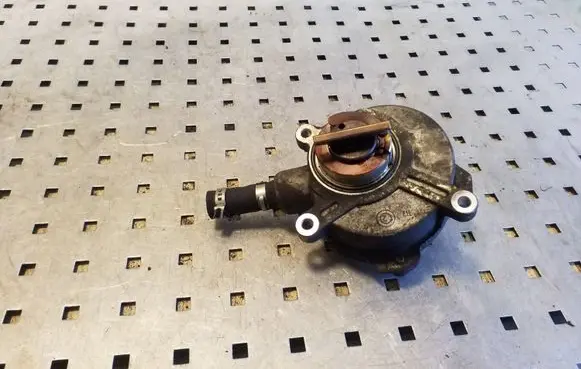 BMW X5 E53 Vacuum pump 7507263 687390