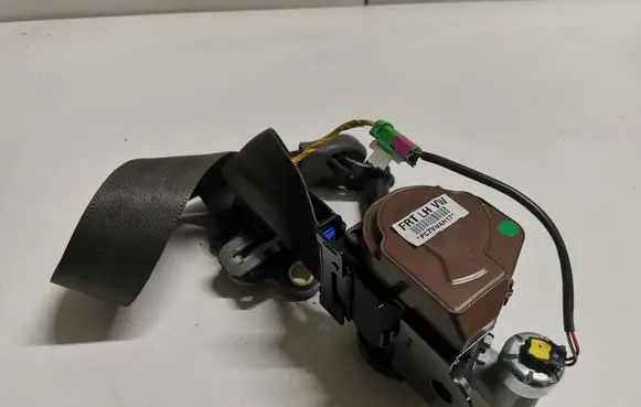 Opel Antara Front seatbelt 0435137