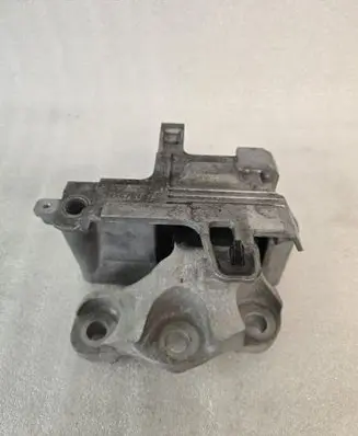 Engine mount bracket