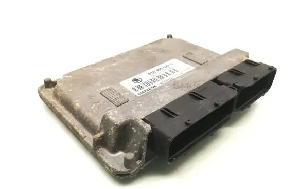 Skoda Fabia Mk1 (6Y) Engine control unit/module 03D906033C 538508 5WP40292