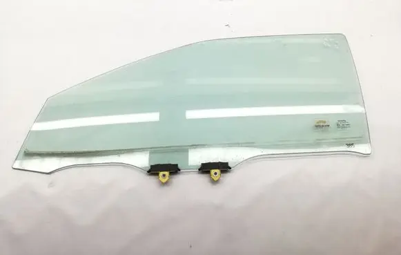 Toyota Yaris Cross Front door window glass four-door