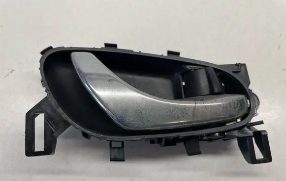 Nissan X-Trail T32 Front door interior handle