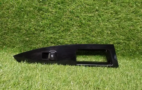 Ford Fusion II Front door window switch trim DS7314A567 DS7314A567B