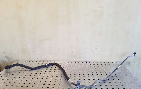 Power steering hose/pipe/line