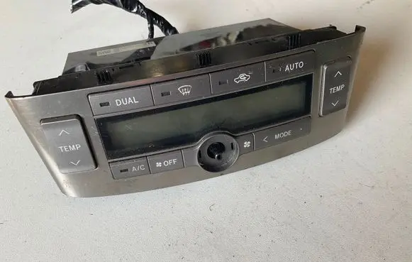 Toyota Avensis T250 Climate control unit 5590205060H 7L19111