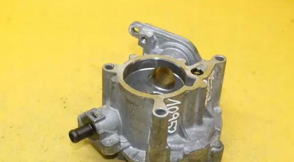 Audi A6 C7 Vacuum pump 06J145100G
