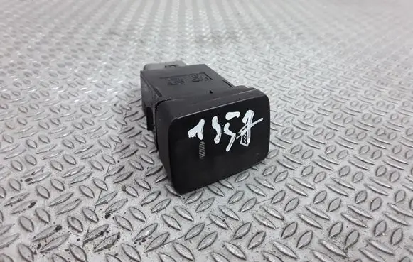 Hyundai Tucson LM Windscreen/window heater switch