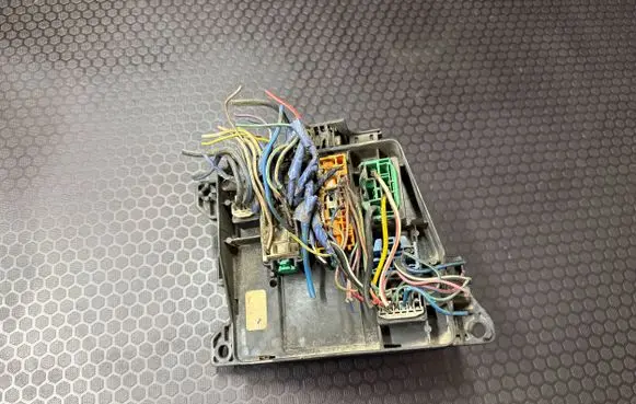 Mazda 323 F Fuse module